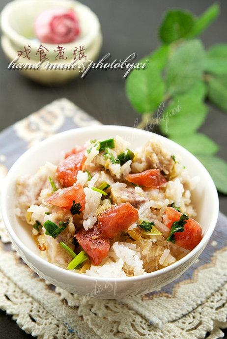 芋香腊肠煲仔饭的做法(荤菜)