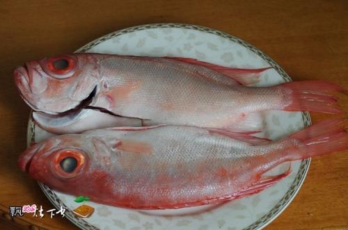 木瓜煲大眼鸡的做法(大眼鲷-海鲜家常菜)