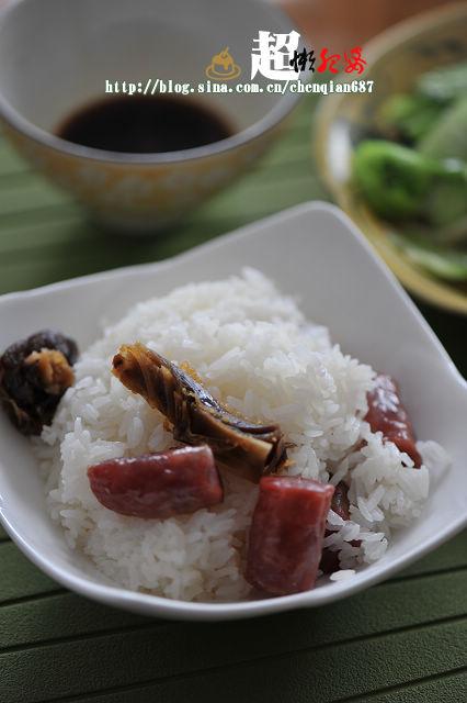 腊味煲仔饭的做法(花样主食)