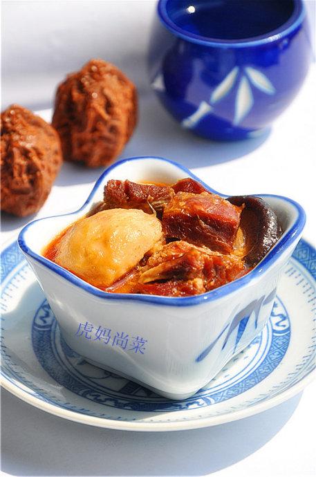 火腿芋头煲的做法(荤素搭配)