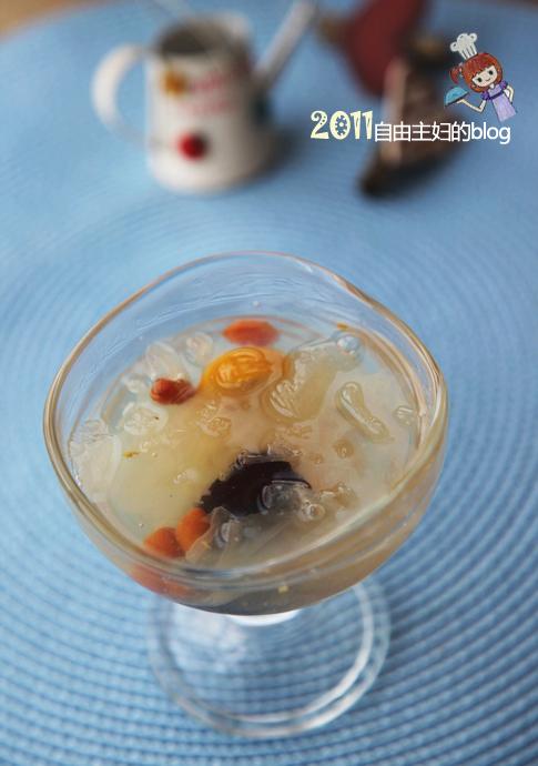 冰糖银耳羹的做法