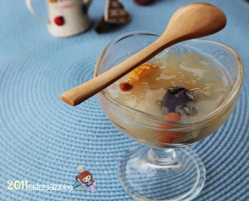 冰糖银耳羹的做法