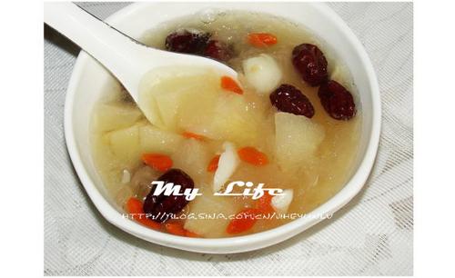 百合雪梨银耳羹的做法