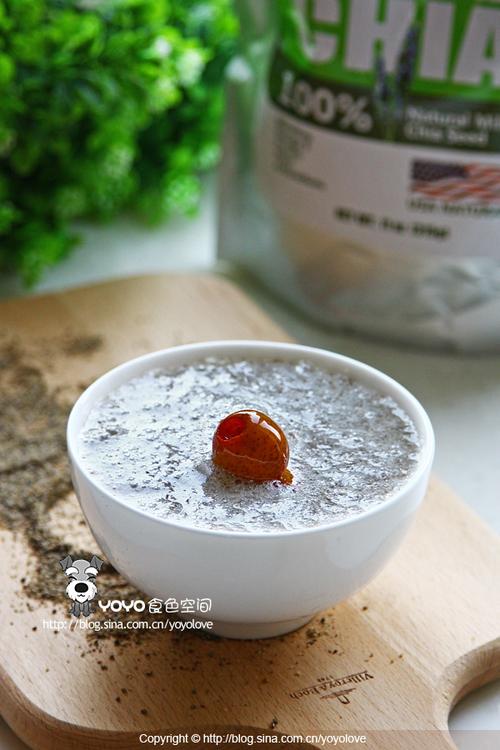 秘制润肤银耳羹的做法