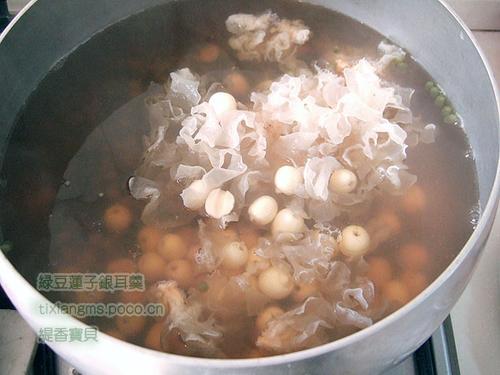 绿豆莲子羹的做法