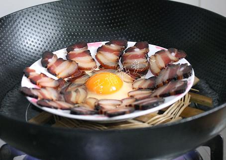 酱肉蒸蛋的做法