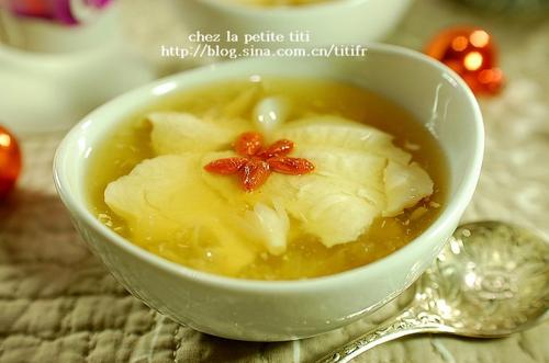 鲜百合雪耳豆花马蹄羹的做法