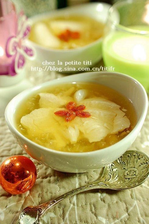 鲜百合雪耳豆花马蹄羹的做法