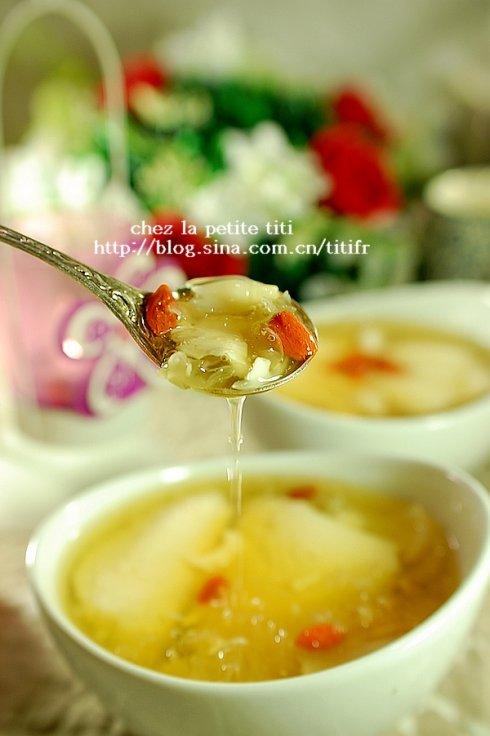 鲜百合雪耳豆花马蹄羹的做法