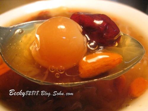 桂圆银耳红枣羹的做法