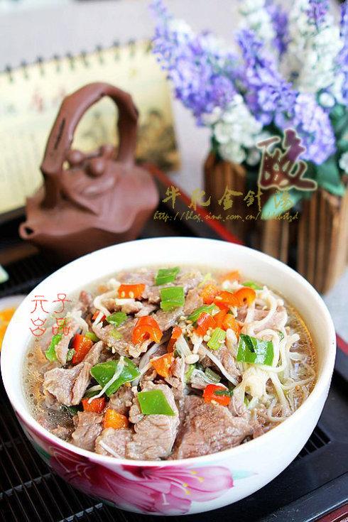 酸汤金针肥牛的做法