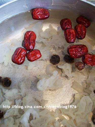 冰糖银耳桂圆红枣羹的做法