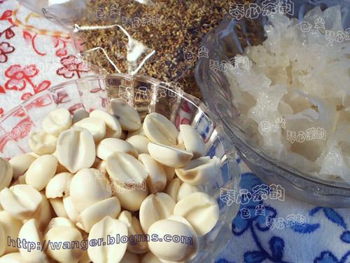 桂花莲子银耳汤的做法