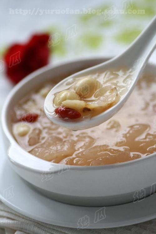 莲子百合羹的做法