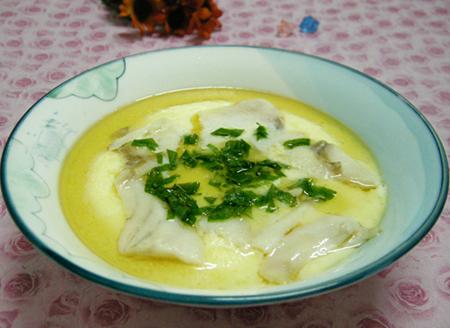 鱼片蒸蛋的做法