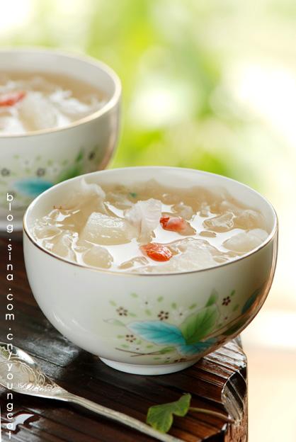 银耳雪梨羹的做法