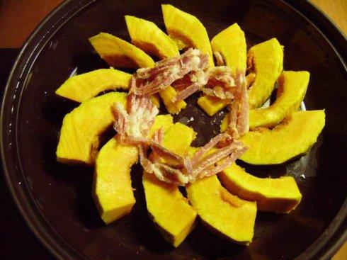 微波炉南瓜蒸蟹的做法