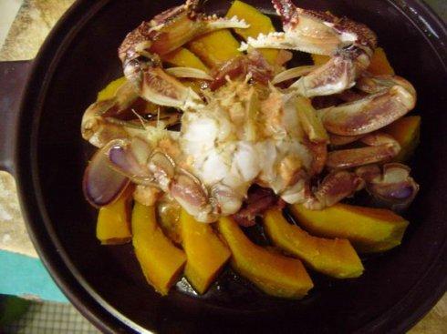 微波炉南瓜蒸蟹的做法