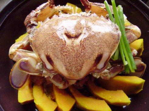 微波炉南瓜蒸蟹的做法