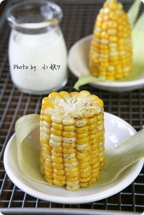 微波炉黑胡椒奶盐玉米的做法