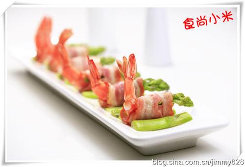 微波炉芦笋鲜虾培根卷的做法
