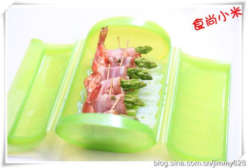 微波炉芦笋鲜虾培根卷的做法