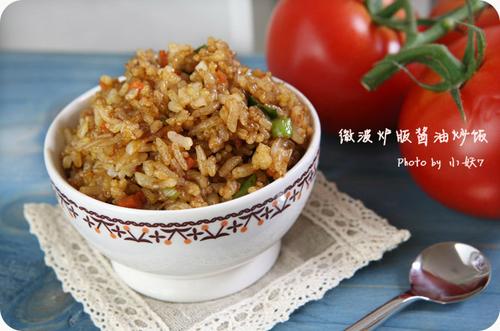 5分钟微波炉版酱油炒饭的做法