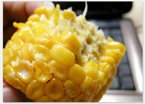 微波牛奶浸玉米的做法