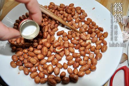 省油版微波炉花生米的做法