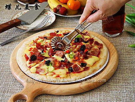 微波香肠培根披萨的做法