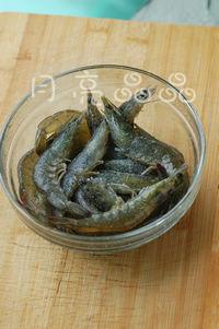 微波虾干的做法