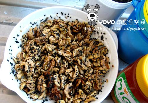 微波琥珀核桃仁的做法