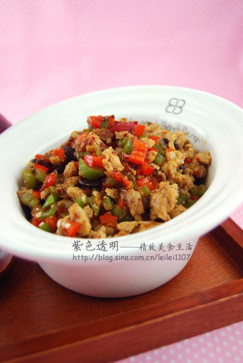 微波炉香辣双椒鸡粒小炒的做法