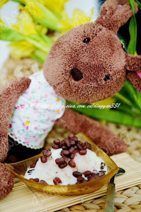 30秒用微波炉做出牛奶沙冰的做法