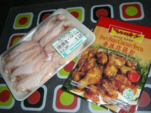 微波炉制作无油版香辣“炸”鸡翅的做法