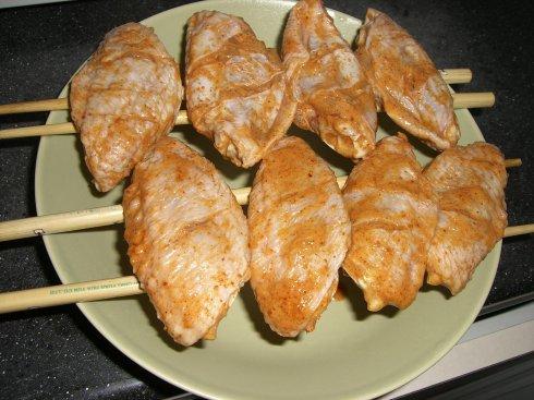 微波炉制作无油版香辣“炸”鸡翅的做法