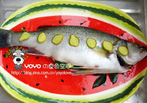 微波炉清蒸鲈鱼的做法