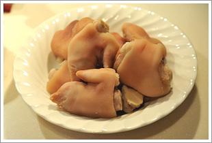 香辣猪蹄火锅的做法