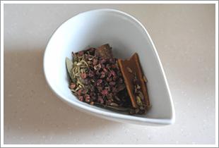 香辣猪蹄火锅的做法