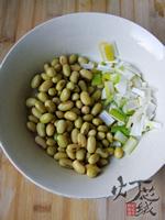 葱拌豆儿的做法