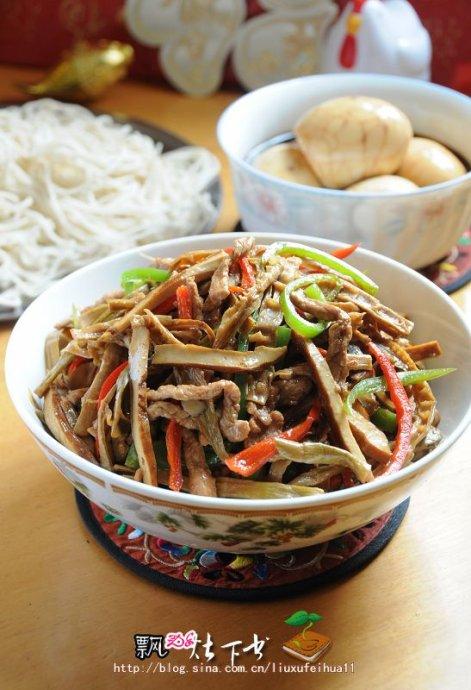 豆干茶笋肉丝面的做法