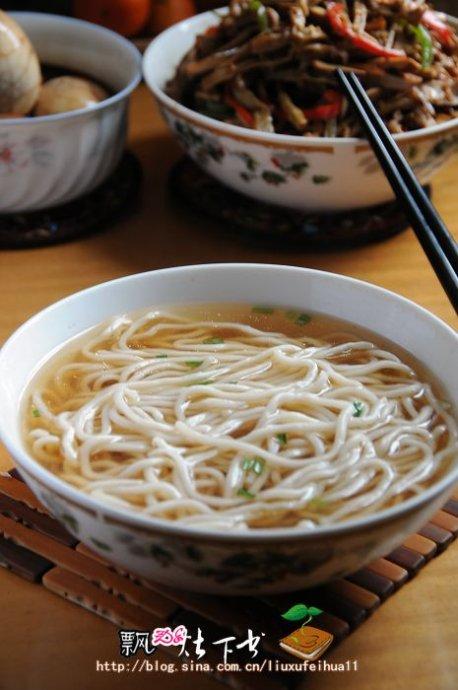 豆干茶笋肉丝面的做法