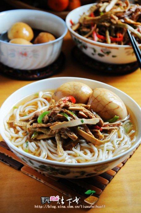 豆干茶笋肉丝面的做法
