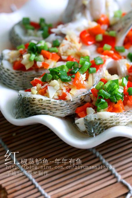 红剁椒蒸鲈鱼的做法