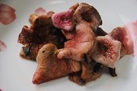 红菇枣香煲排骨的做法