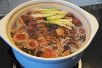 红菇枣香煲排骨的做法