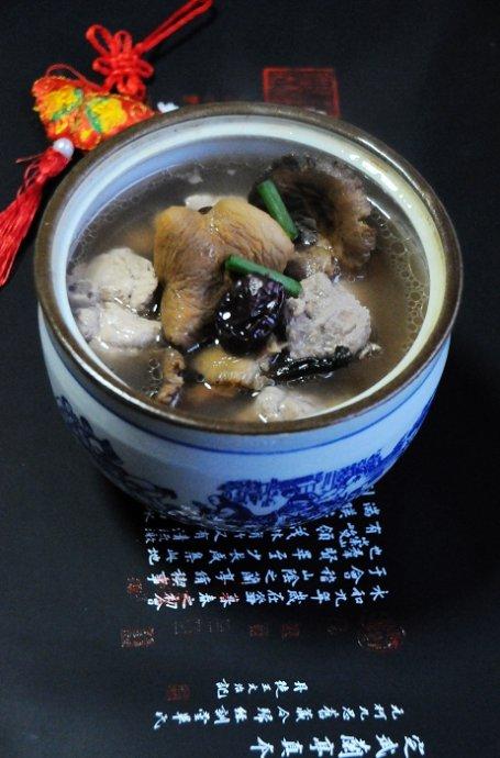 红菇枣香煲排骨的做法