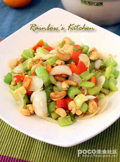 腰果西芹百合炒鸡丁的做法