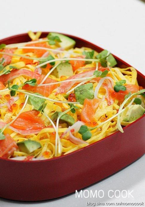 锦丝三文鱼散寿司的做法