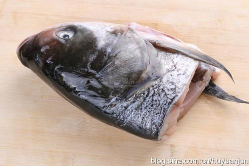 砂锅鱼头豆腐煲的做法